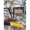 Image 2 : Lot 5 Snow Shovels