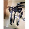 Image 6 : Box Kitchen Utensils