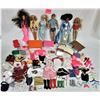 Image 1 : Lot of 6 Barbie Dolls, w/clothing and accessories