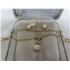 Image 2 : Set of 10CT Gold Earrings and Necklace set with Diamonds