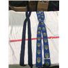 Image 3 : 2 Pairs Of Suspenders For Pants: Ukrainian Trezyb Symbol And Dark Blue Ones