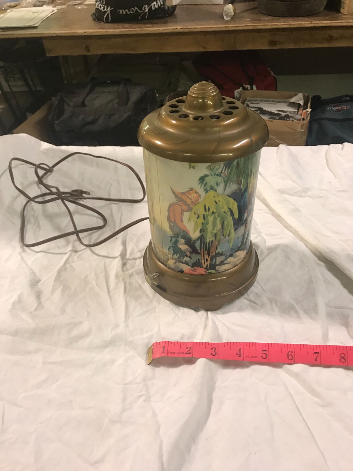 Plastic Electric Motion Lamp, 2 Scenes Little Boy Peeing and Waterfall