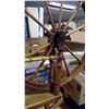 Image 5 : ANTIQUE SPINNING WHEEL WITH PARTS IN 2 CLEAR PLASTIC BAGS (NEEDS FIXING)