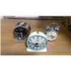 Image 1 : 3 SMALL WORKING CLOCKS (ROBIN PULLING WORM, CHICKEN WITH BOBBING HEAD, SILVER ONE)