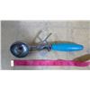 Image 2 : BLUE ICE-CREAM SCOOP