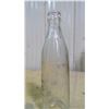 Image 2 : CLEAR DAUPHIN, MB BEVERAGES POP BOTTLE