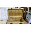 Image 3 : ITEMS IN WICKER BOX 24"L X 14.5"W X 12 "D