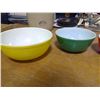 Image 3 : Early Pyrex Primary Mixing Bowl Set
