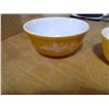 Image 3 : Vintage Pyrex Butterly Gold set (3) Mixing Bowls
