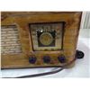 Image 2 : SMALL LIGHT COLOURED WOODEN CROSLEY RADIO