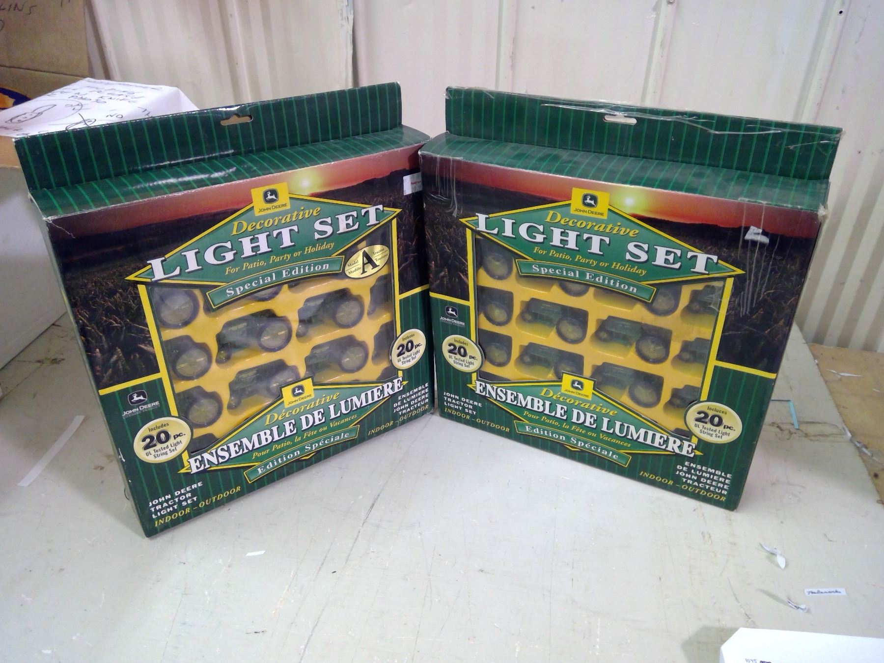 JOHN DEERE CHRISTMAS LIGHTS 2 BOXES 20 PIECES IN EACH BOX