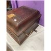 Image 2 : Table Top Gramophone - Victrola - Victor - working condition