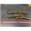 Image 1 : (4) Muskrat Traps