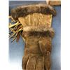 Image 6 : Indian Beaded Leather Gloves, Fur Trimmed, Leather Fringes Size XL (Women's)