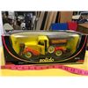 Image 1 : Dunlop Tire Toy Truck 14" X 7"