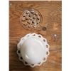Image 4 : Milk Glass Dish With Frog Egg Lid