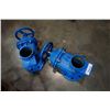 Image 5 : 2 large blue valves