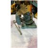 Image 2 : 2 BENCH VICES