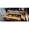 Image 1 : FULTON 5000LB TRAILER JACK AND BOX OF TRAILER COUPLERS
