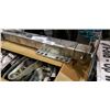 Image 3 : FULTON 5000LB TRAILER JACK AND BOX OF TRAILER COUPLERS