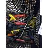 Image 3 : LARGE TOTE OF SCREW DRIVERS