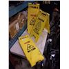 Image 1 : 3 WET FLOOR SIGNS