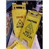 Image 2 : 3 WET FLOOR SIGNS