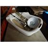 Image 3 : TUB OF FLEXIBLE CLAMP ON LIGHT AND SHOP LIGHT