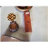 Image 2 : TRAY OF WOODEN COLLECTIBLES