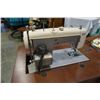 Image 5 : VINTAGE KENMORE SEWING MACHINE IN TABLE