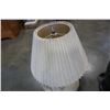 Image 4 : 2 DECORATIVE TABLE LAMPS
