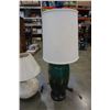 Image 6 : 2 DECORATIVE TABLE LAMPS