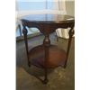 Image 5 : ANTIQUE ROUND MAHOGANY 2 TIERED PARLOUR TABLE
