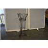 Image 3 : WROUGHT IRON PLANT STAND