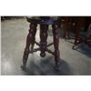 Image 4 : REPRODUCTION ADJUSTABLE PIANO STOOL