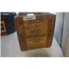 Image 3 : VINTAGE GRAY BEVERAGE CRATE