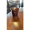 Image 2 : TRAY OF COPPER POTS AND BRASS POT