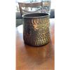 Image 6 : TRAY OF COPPER POTS AND BRASS POT