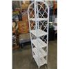 Image 5 : WHITE WICKER SHELF