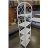 Image 6 : WHITE WICKER SHELF
