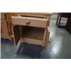 Image 5 : PAIR OF PINE NIGHTSTANDS