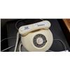 Image 2 : VINTAGE ROTARY PHONE