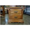 Image 5 : PAIR OF OAK 2 DRAWER NIGHTSTANDS