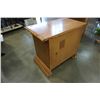 Image 6 : PAIR OF OAK 2 DRAWER NIGHTSTANDS