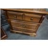 Image 5 : PAIR OF OAK 3 DRAWER NIGHTSTANDS