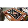 Image 2 : 2 serving trays, suitcase and tray of linens