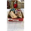 Image 1 : TRAY OF LARGE SEMI PRECIOUS STONES AND EGGS