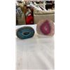 Image 2 : TRAY OF LARGE SEMI PRECIOUS STONES AND EGGS