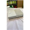 Image 4 : XBOX ONE S CONSOLE