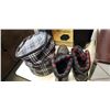 Image 4 : 2 Macallan liquor display cases with hook on travel basket and boots